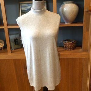 Athleta women’s gray sleeveless T-shirt with mock turtleneck - Size S - Drop hem